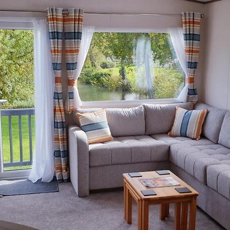 Waters Edge Villa Cirencester Kültér fotó